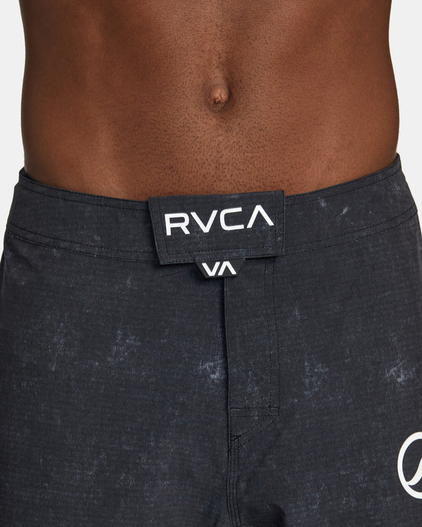 Shoyoroll RVCA Ruotolo 17" Technical Training Shorts Black